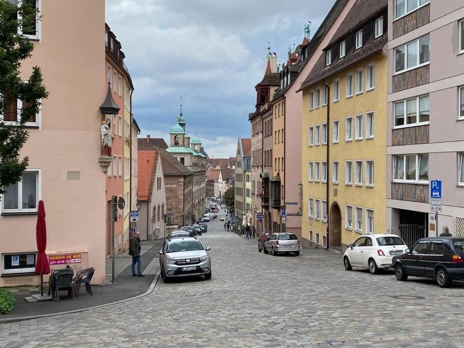 Grosszuegiges Studio-Apartment - Top-Lage + Parken Neurenberg Buitenkant foto